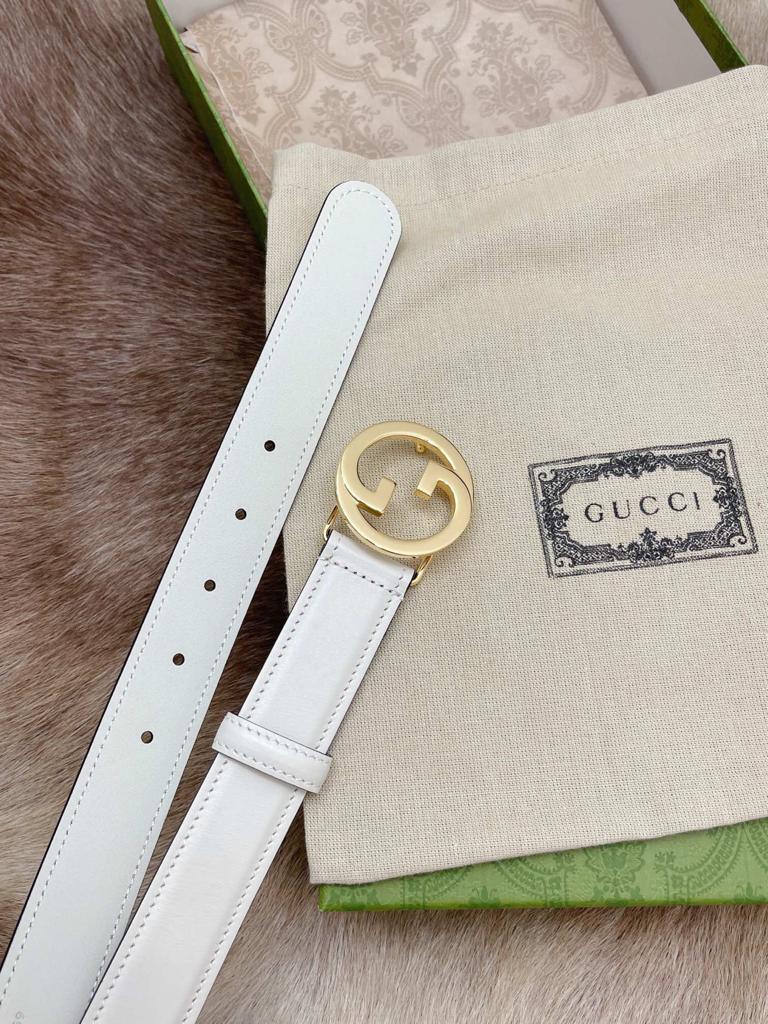 HypedEffects Classing White Gucci Belt with Golden Gucci Buckle