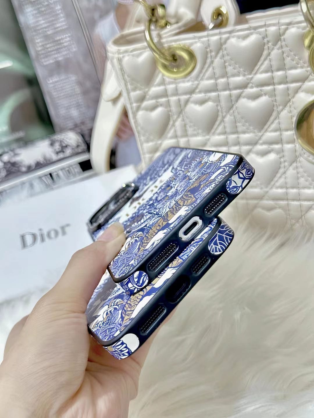 HypedEffects Floral Blue iPhone 15 Pro Max Cover